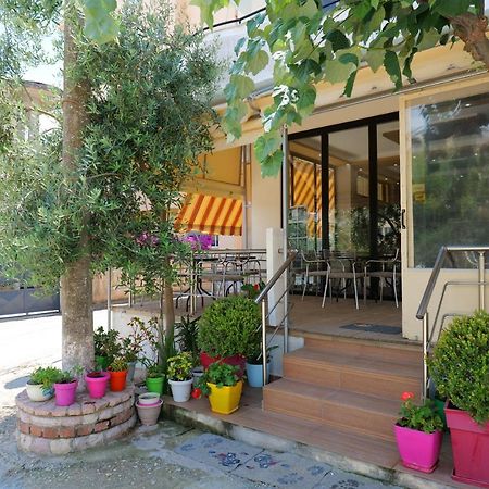 Hotel Adi-Vera Sarandë Eksteriør bilde