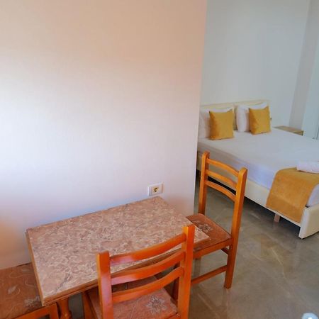 Hotel Adi-Vera Sarandë Eksteriør bilde